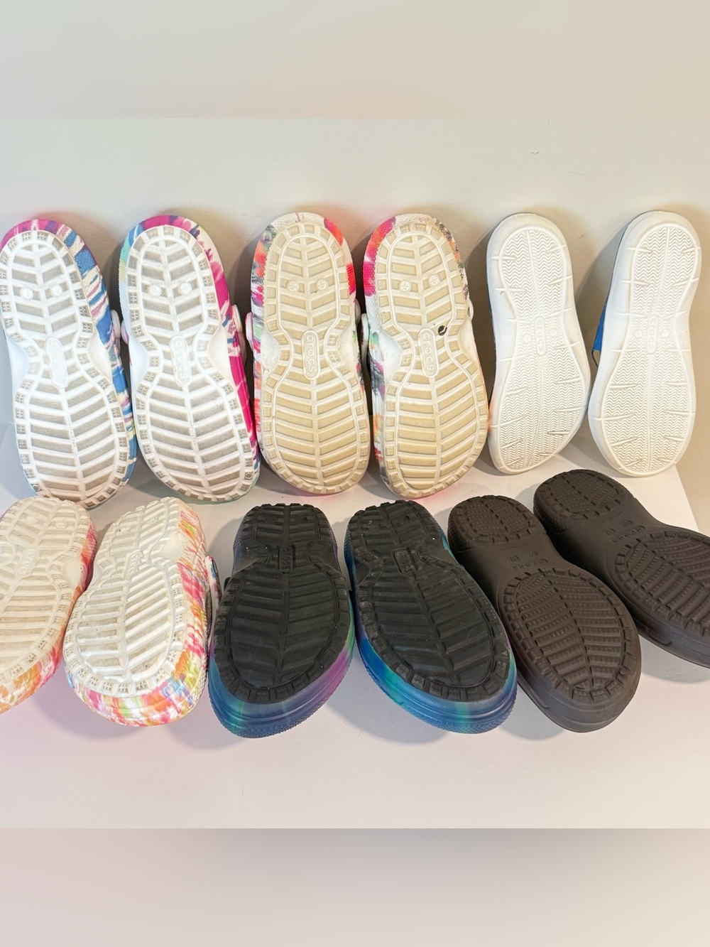 Crocs Slip On Fur Lined Shoe Lot Of Women’s Size 9 Tye Dye Colorful Pink Blue - Picture 7 of 11